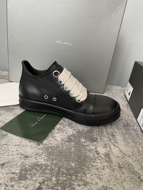 RO Sneakers
