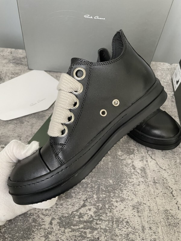 RO Sneakers