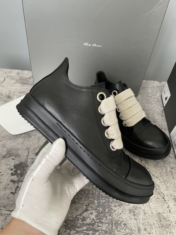 RO Sneakers