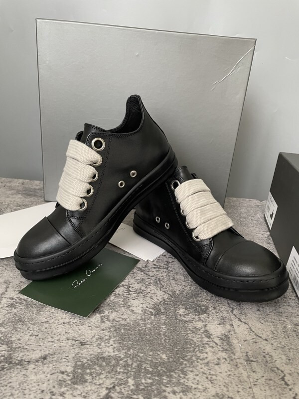 RO Sneakers