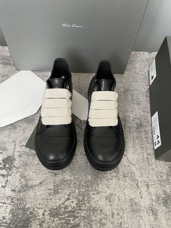RO Sneakers