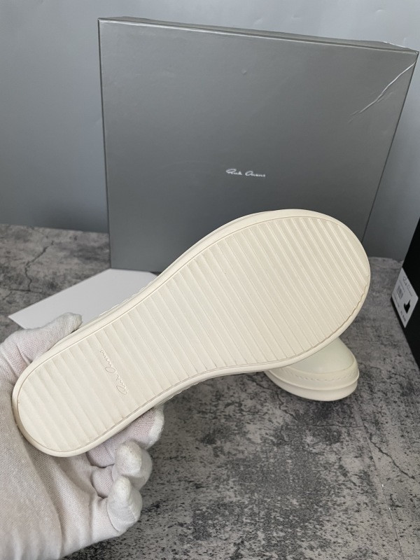 RO Sneakers