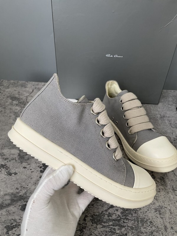 RO Sneakers
