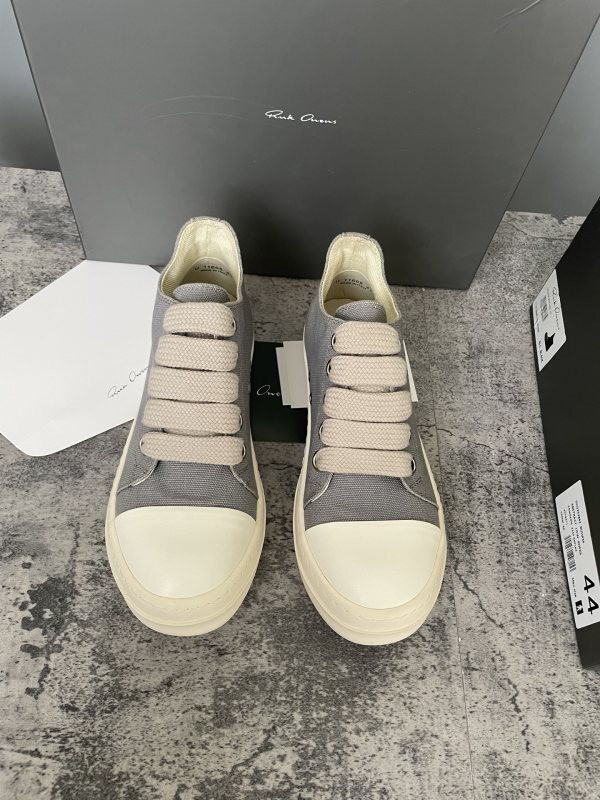 RO Sneakers