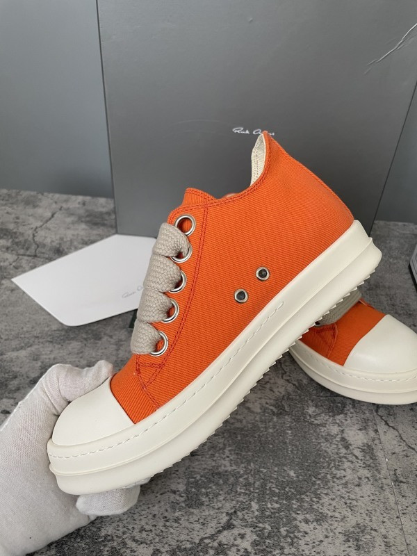 RO Sneakers