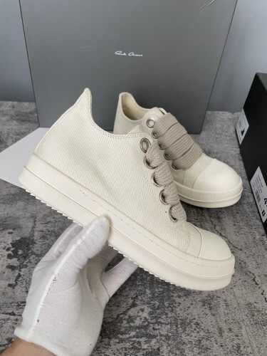 RO Sneakers