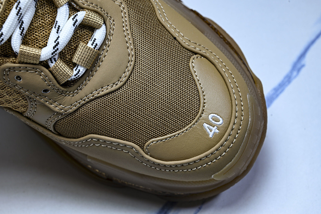 Ba1en*iaga Triple S 3.0 W1GB5-2005