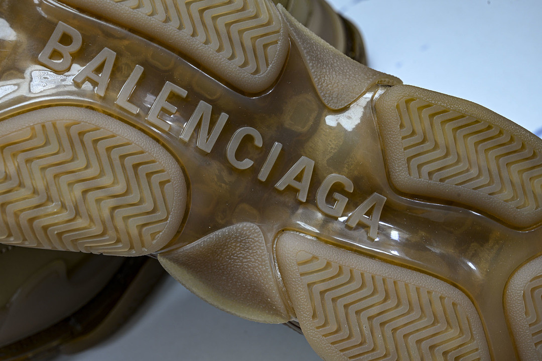 Ba1en*iaga Triple S 3.0 W1GB5-2005