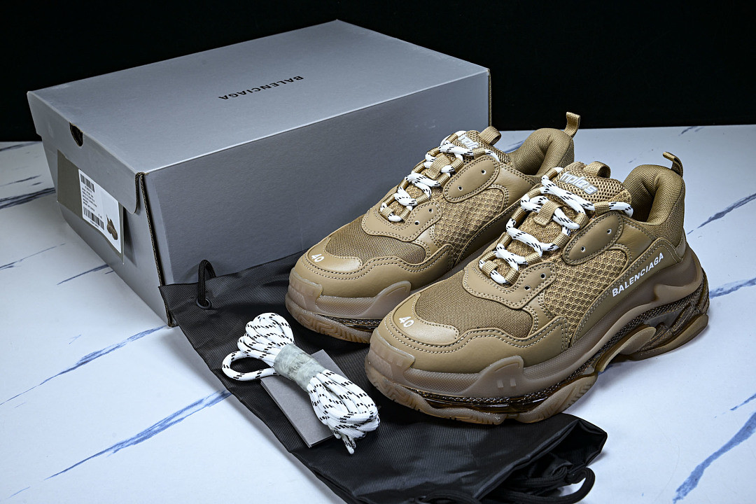 Ba1en*iaga Triple S 3.0 W1GB5-2005