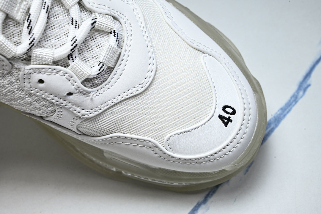 Ba1en*iaga Triple S 3.0 W2FB1-9000