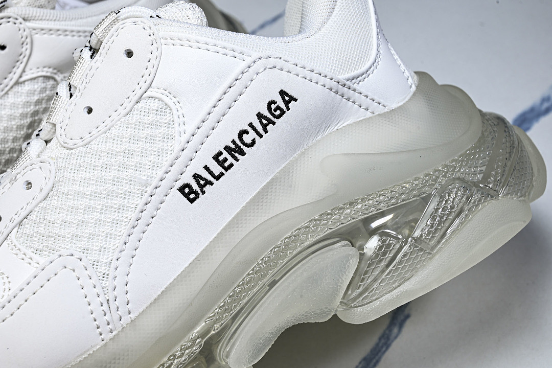 Ba1en*iaga Triple S 3.0 W2FB1-9000