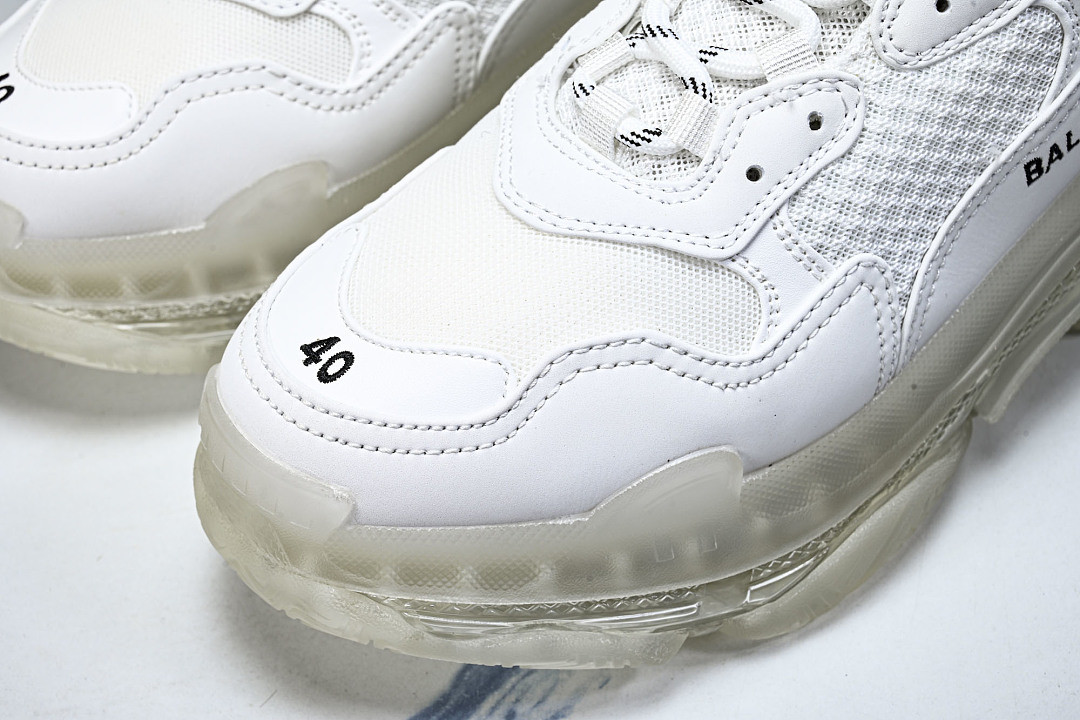 Ba1en*iaga Triple S 3.0 W2FB1-9000