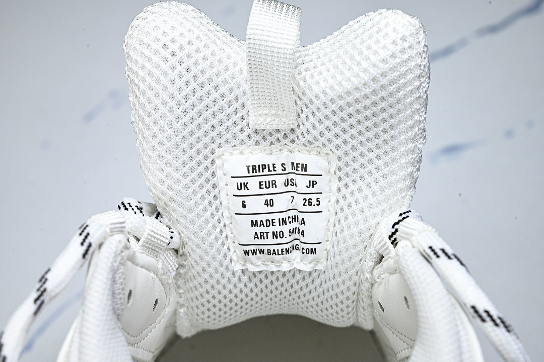 Ba1en*iaga Triple S 3.0 W2FB1-9000
