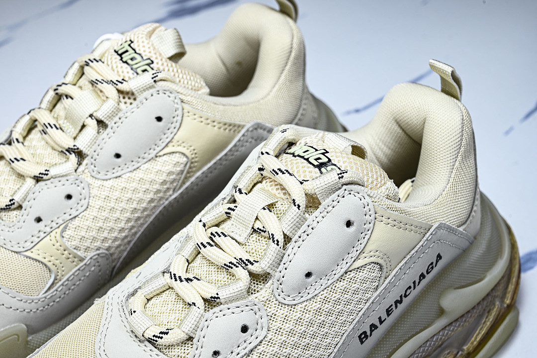Ba1en*iaga Triple S 3.0 W2FB1-9005