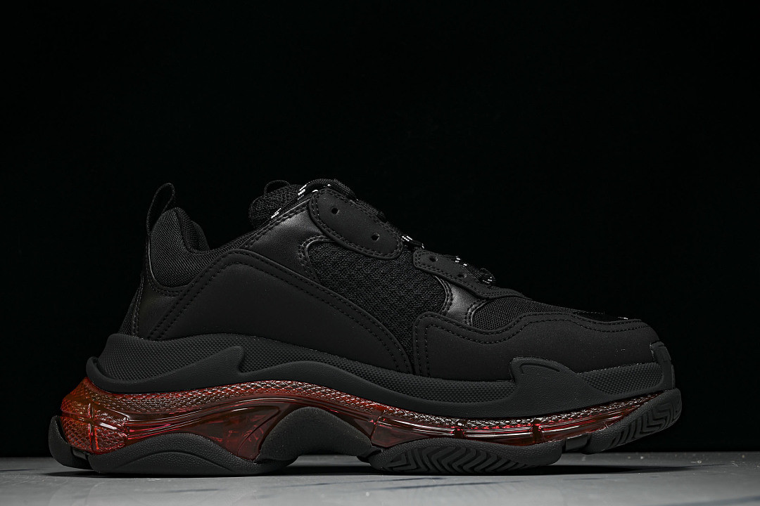 Ba1en*iaga Triple S 3.0 W2FR1-1053