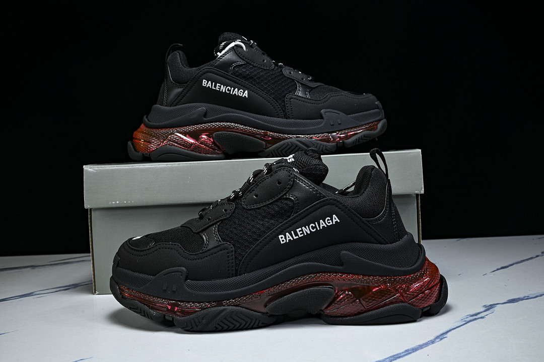 Ba1en*iaga Triple S 3.0 W2FR1-1053
