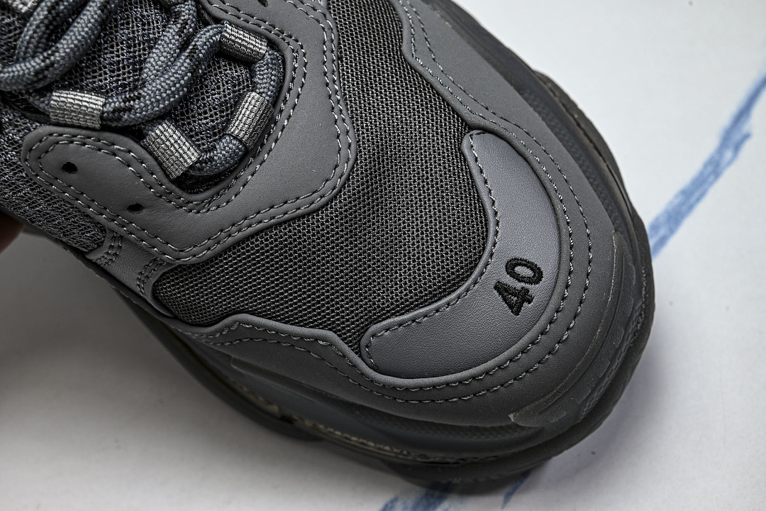 Ba1en*iaga Triple S 3.0 W2GA1-1801