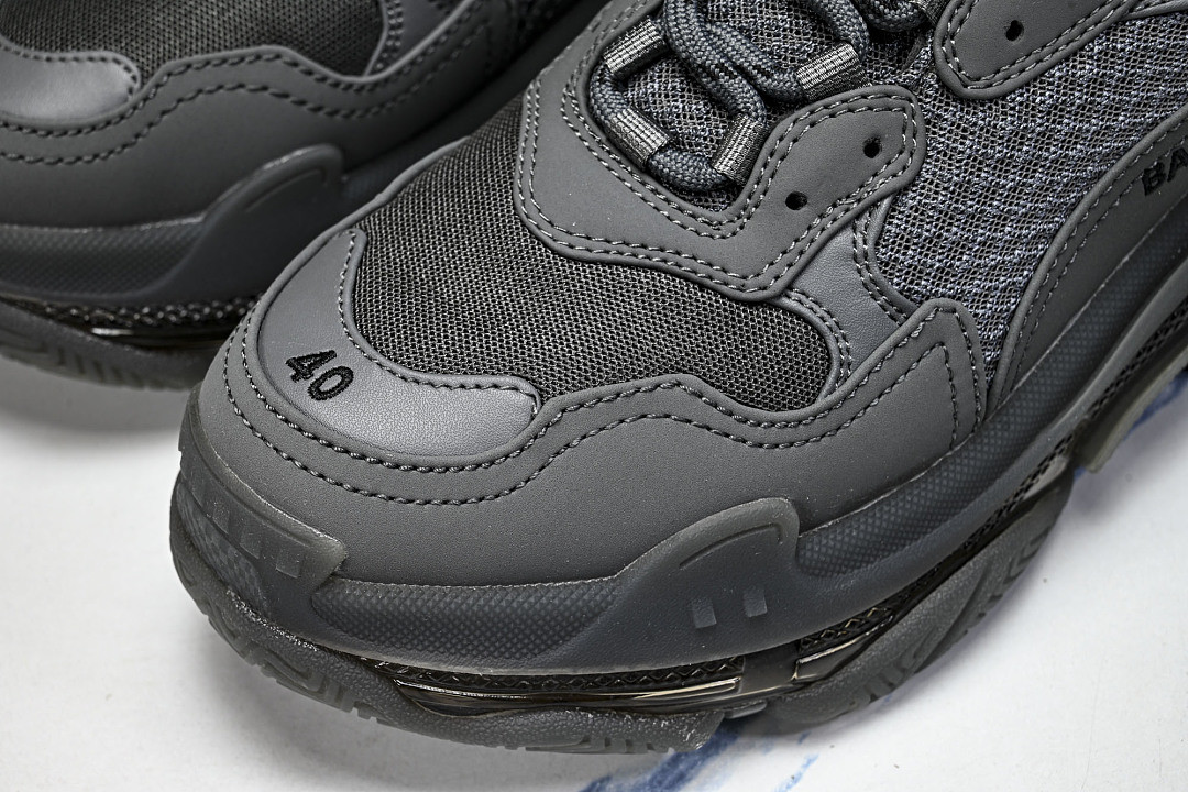 Ba1en*iaga Triple S 3.0 W2GA1-1801