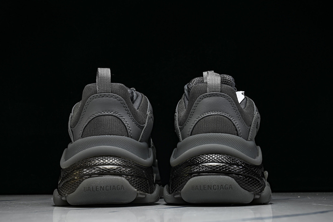 Ba1en*iaga Triple S 3.0 W2GA1-1801