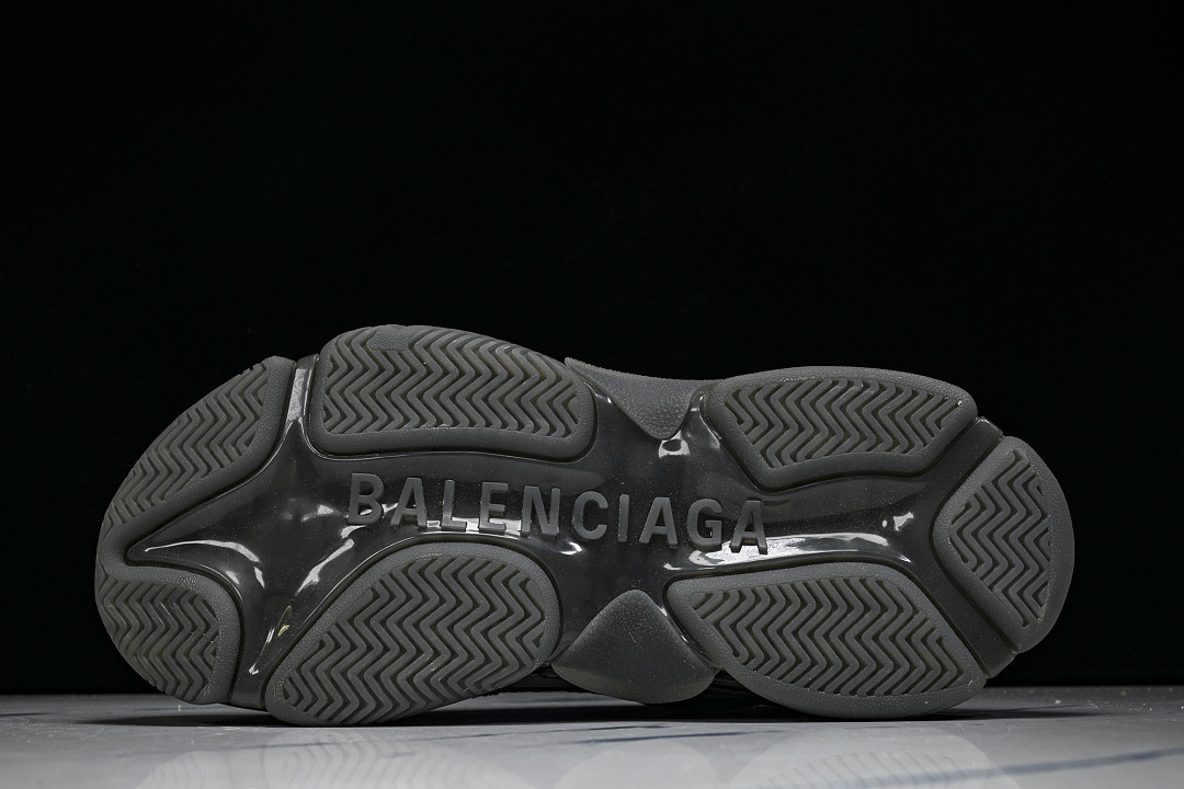 Ba1en*iaga Triple S 3.0 W2GA1-1801