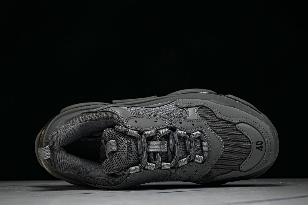 Ba1en*iaga Triple S 3.0 W2GA1-1801
