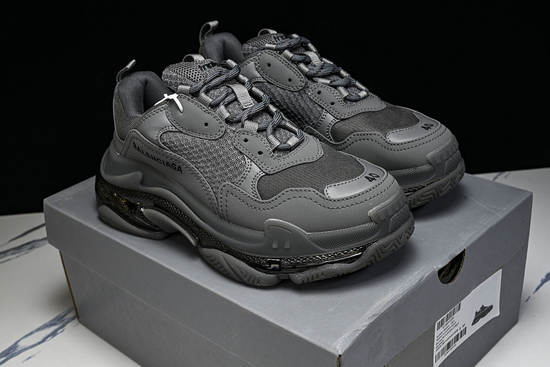 Ba1en*iaga Triple S 3.0 W2GA1-1801