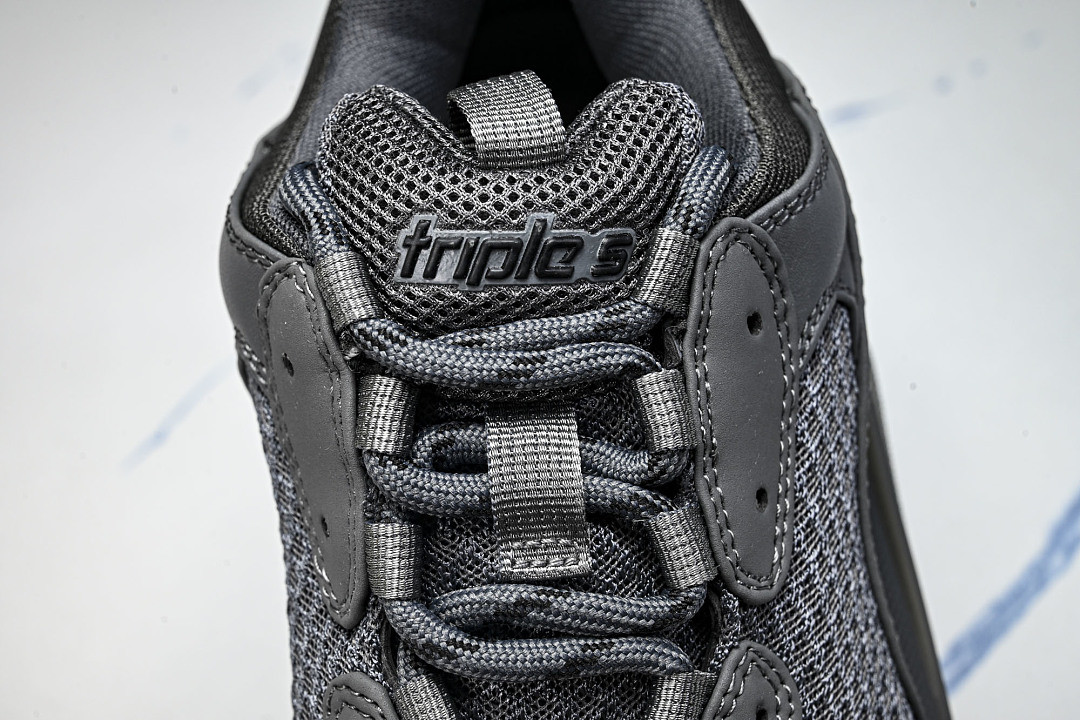 Ba1en*iaga Triple S 3.0 W2GA1-1801