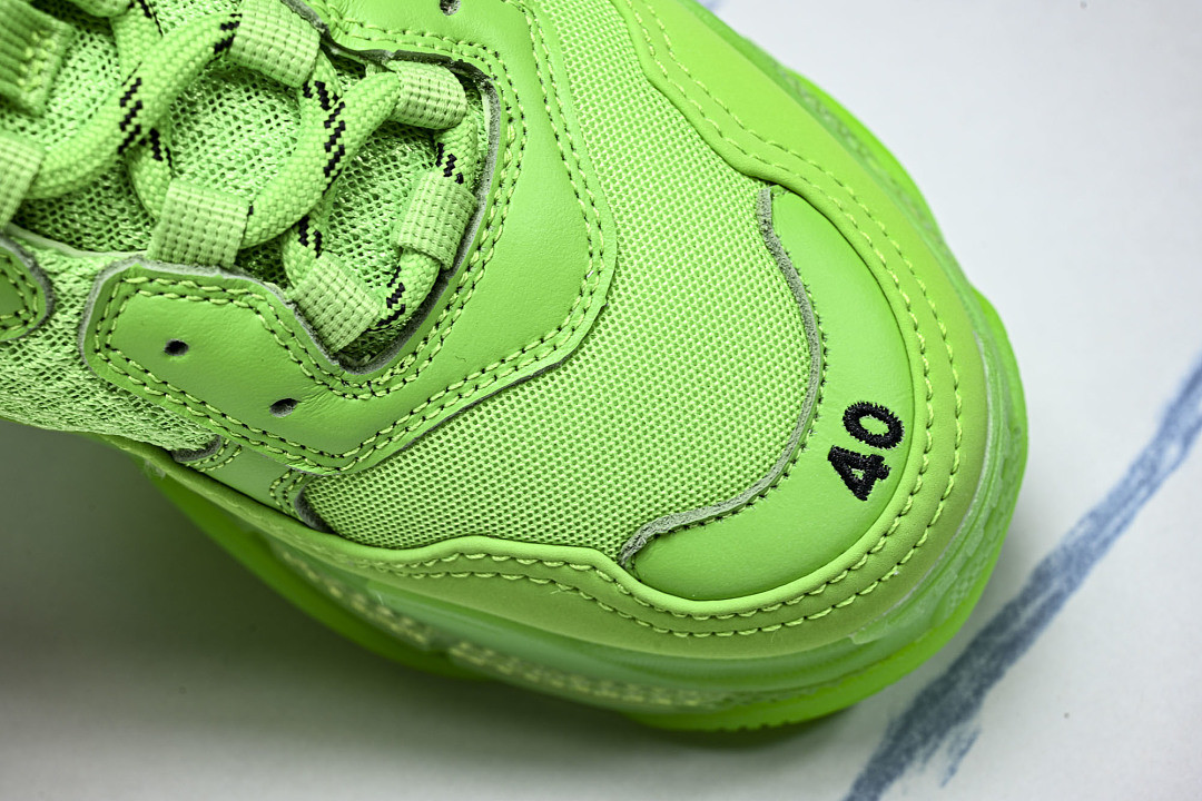 Ba1en*iaga Triple S 3.0 W2GR1-3801