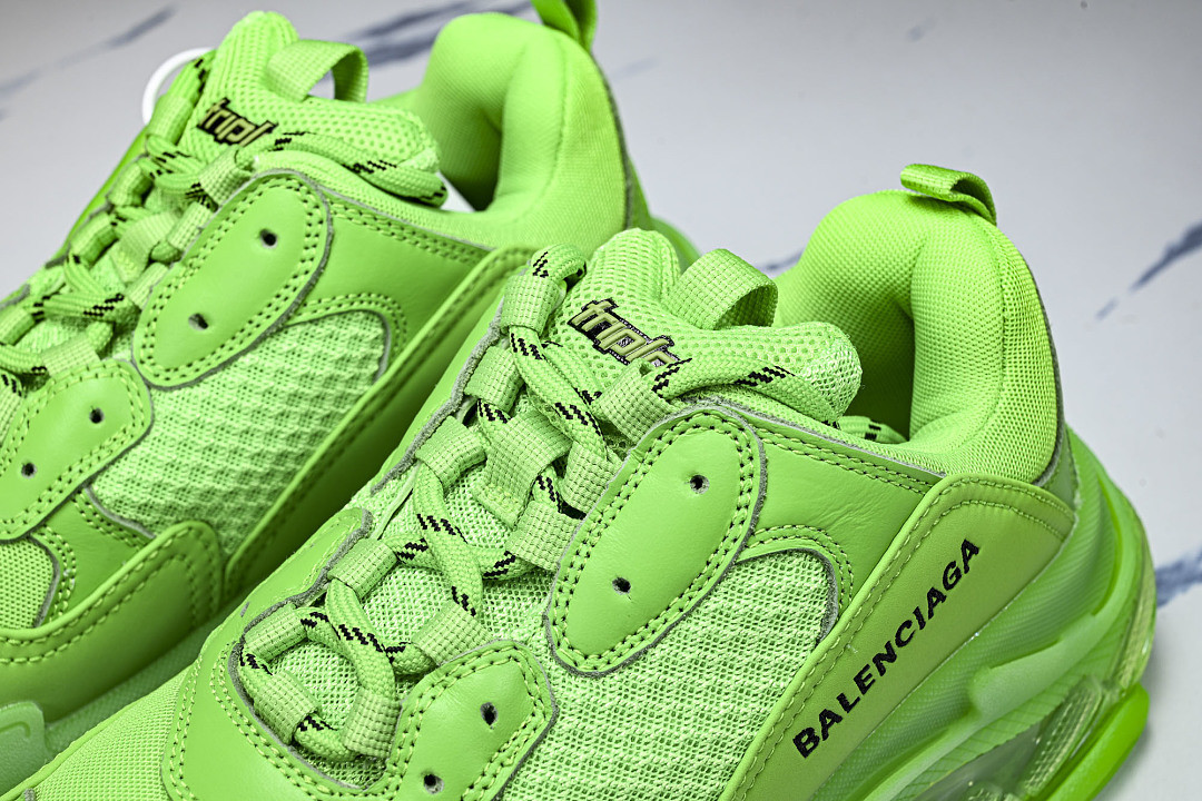 Ba1en*iaga Triple S 3.0 W2GR1-3801