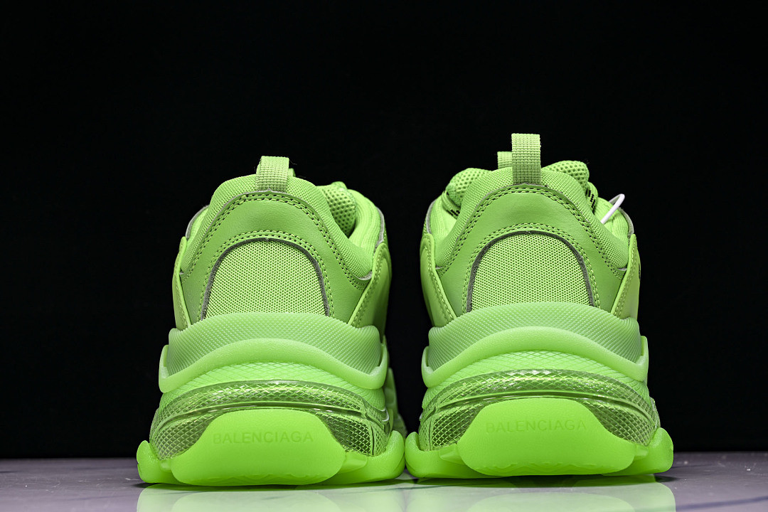 Ba1en*iaga Triple S 3.0 W2GR1-3801