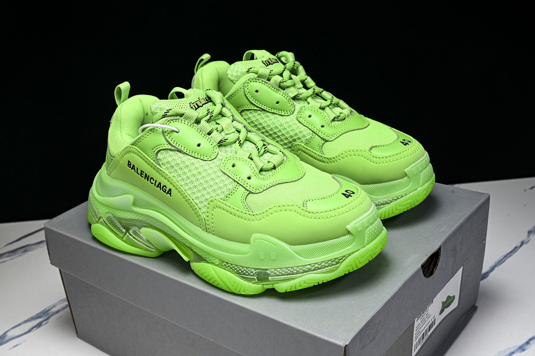 Ba1en*iaga Triple S 3.0 W2GR1-3801