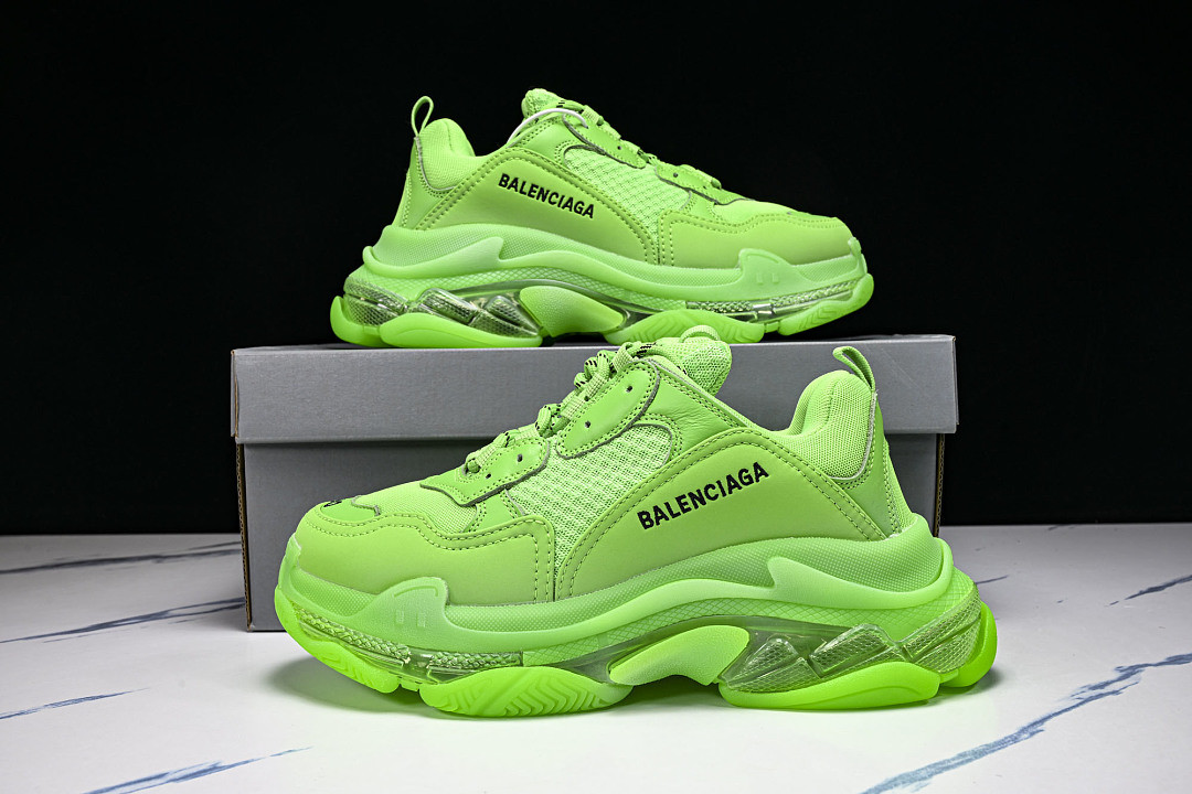 Ba1en*iaga Triple S 3.0 W2GR1-3801