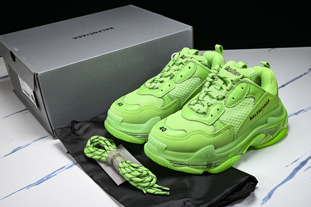 Ba1en*iaga Triple S 3.0 W2GR1-3801