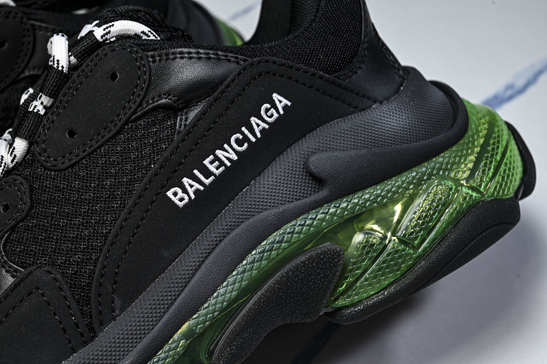 Ba1en*iaga Triple S 3.0 W09ON-1047
