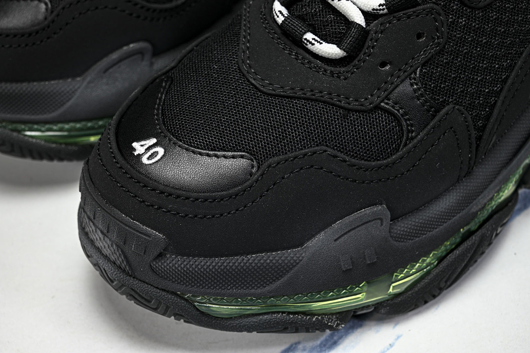 Ba1en*iaga Triple S 3.0 W09ON-1047