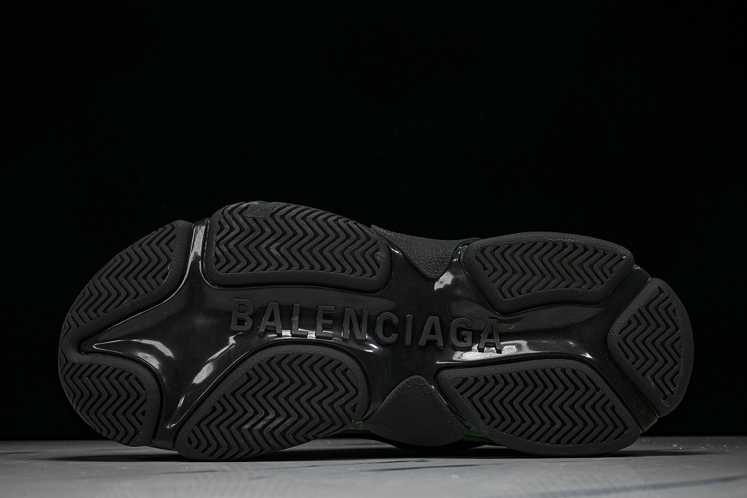Ba1en*iaga Triple S 3.0 W09ON-1047