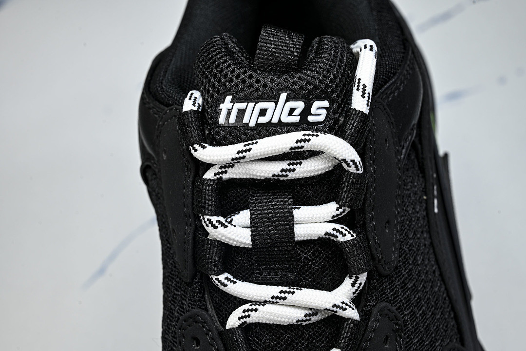 Ba1en*iaga Triple S 3.0 W09ON-1047