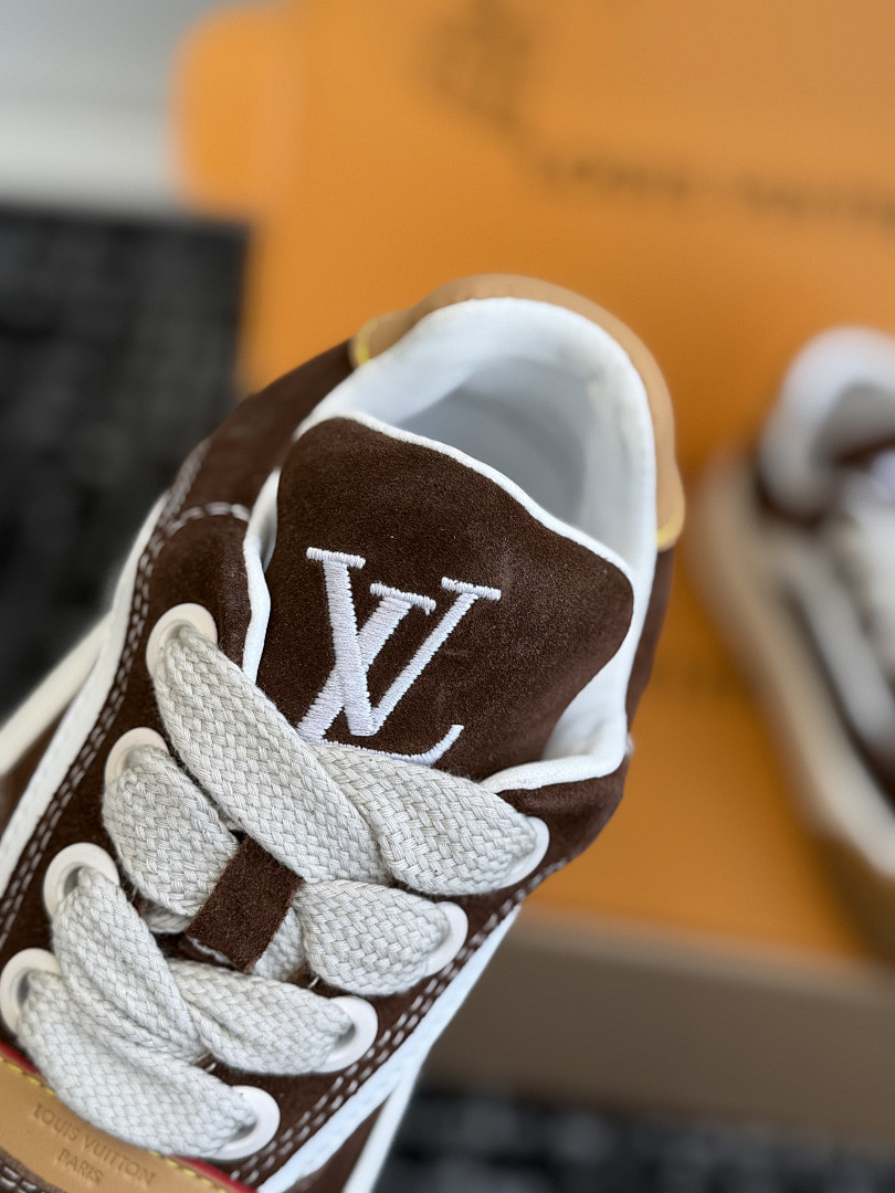 L*V TILTED Sneaker