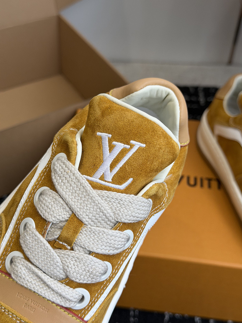 L*V TILTED Sneaker