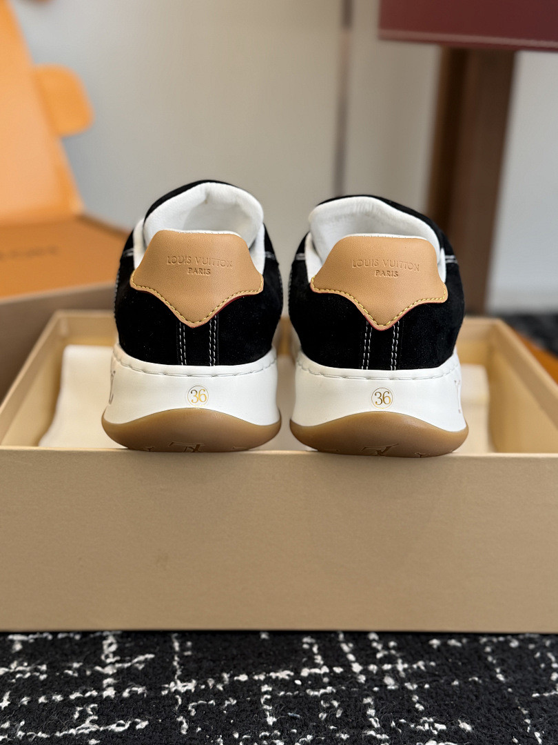 L*V TILTED Sneaker