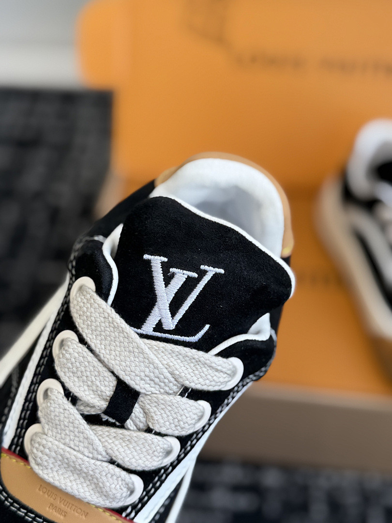 L*V TILTED Sneaker