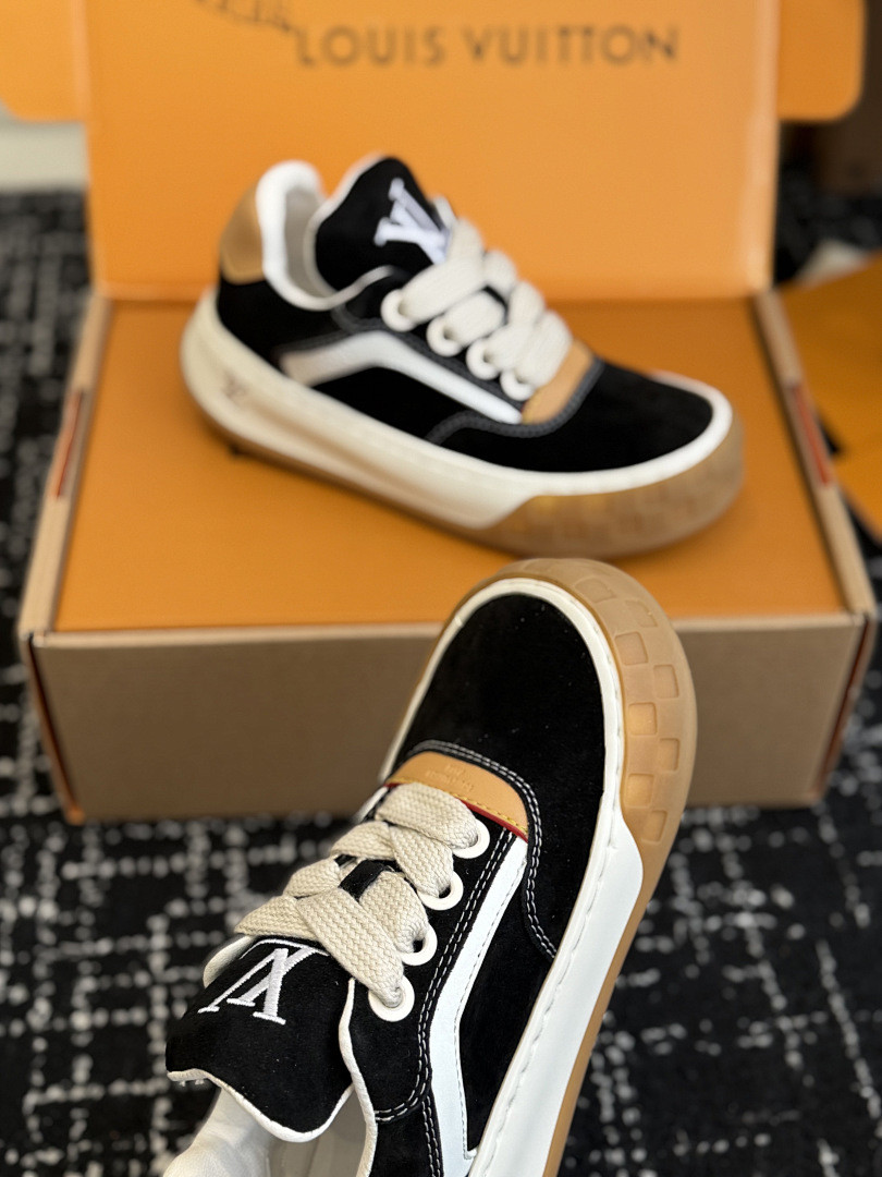 L*V TILTED Sneaker