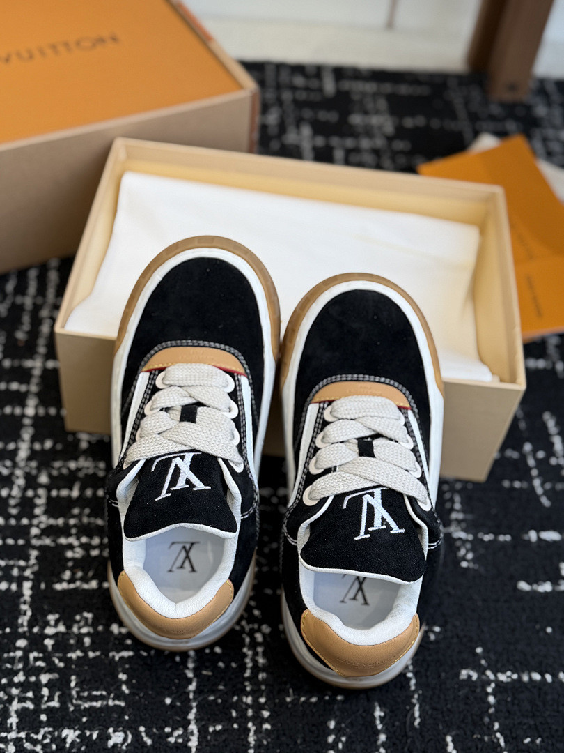 L*V TILTED Sneaker