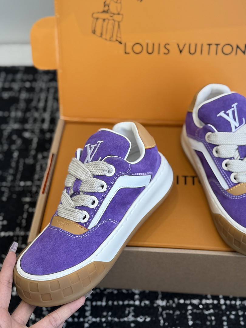 L*V TILTED Sneaker