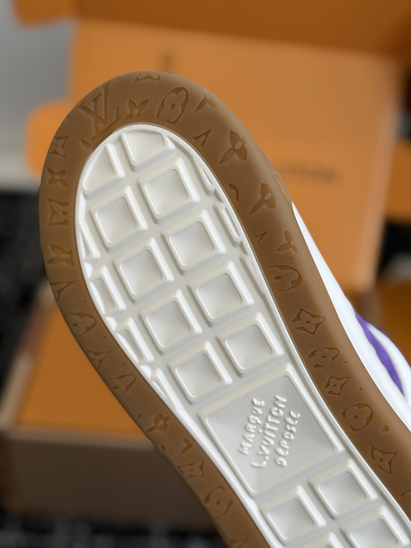 L*V TILTED Sneaker