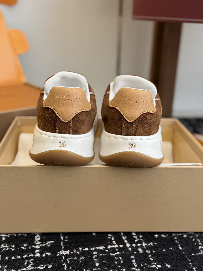 L*V TILTED Sneaker