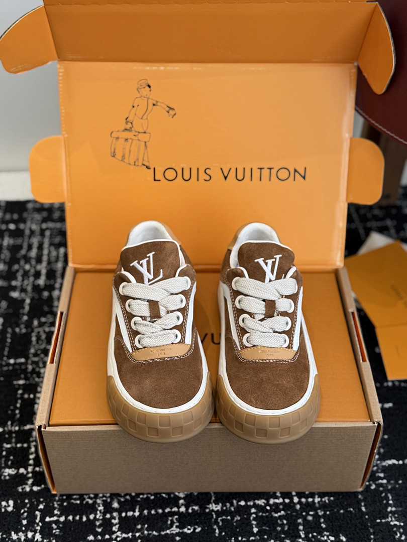 L*V TILTED Sneaker