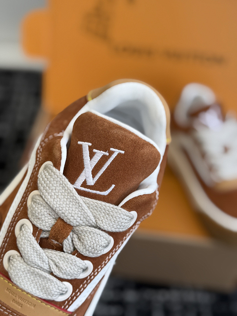 L*V TILTED Sneaker