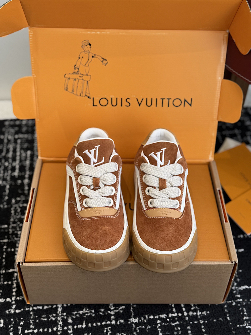 L*V TILTED Sneaker
