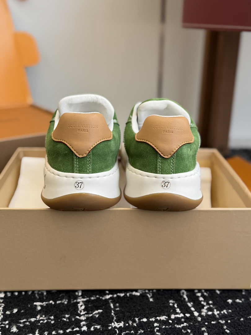 L*V TILTED Sneaker